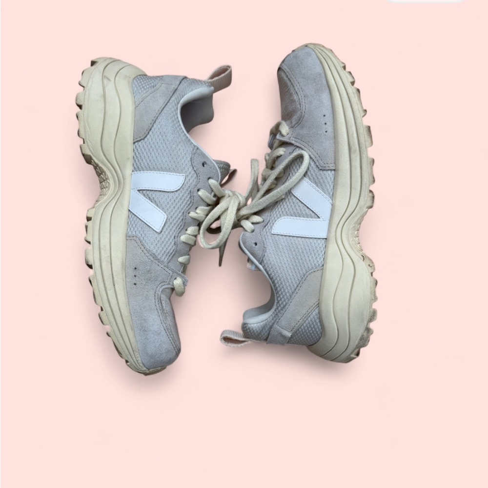 Veja Gray and White Womens Gravel Venturi II Sneakers